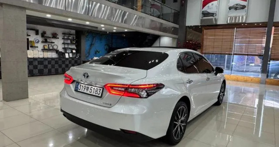 Toyota Camry 