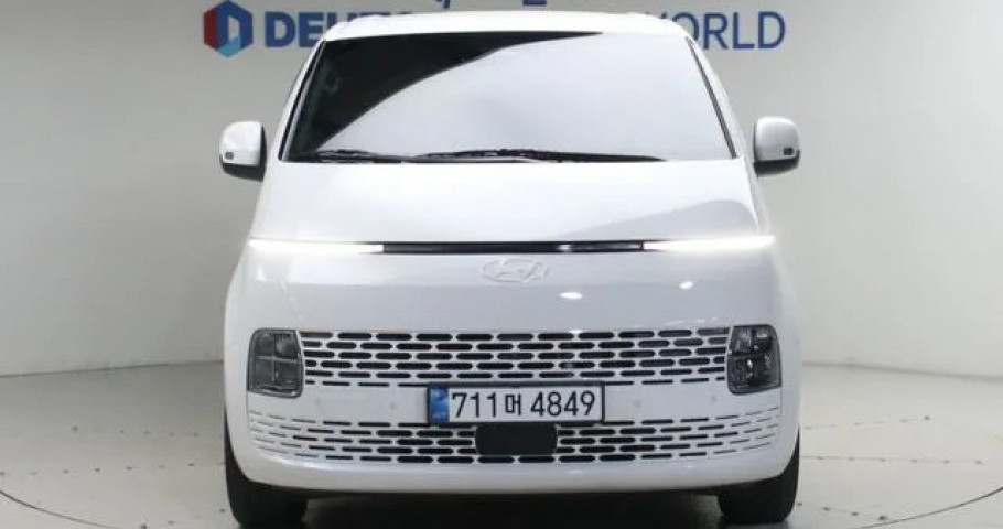 Hyundai Staria 