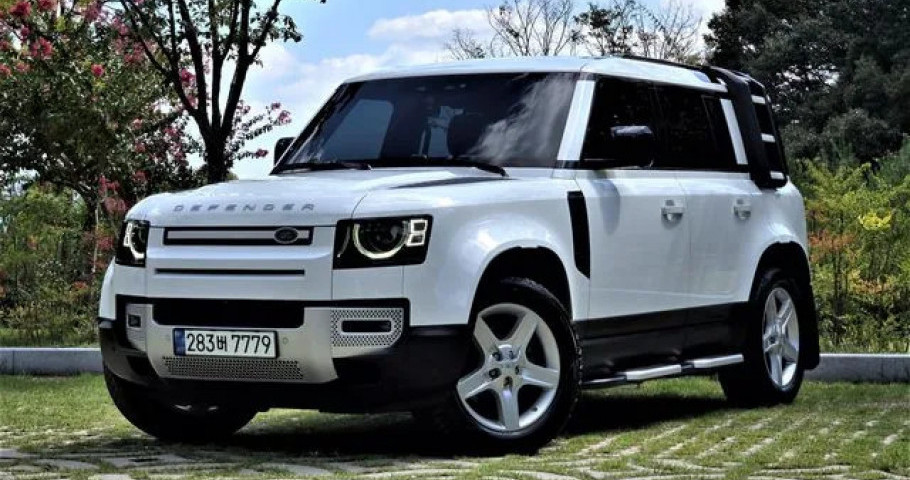 Land Rover Defender 