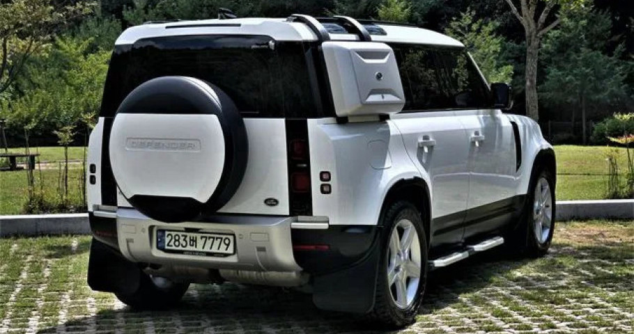 Land Rover Defender 
