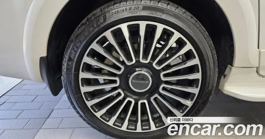 Hyundai Staria 