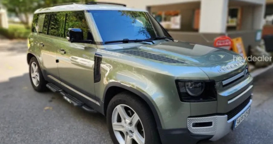 Land Rover Defender 
