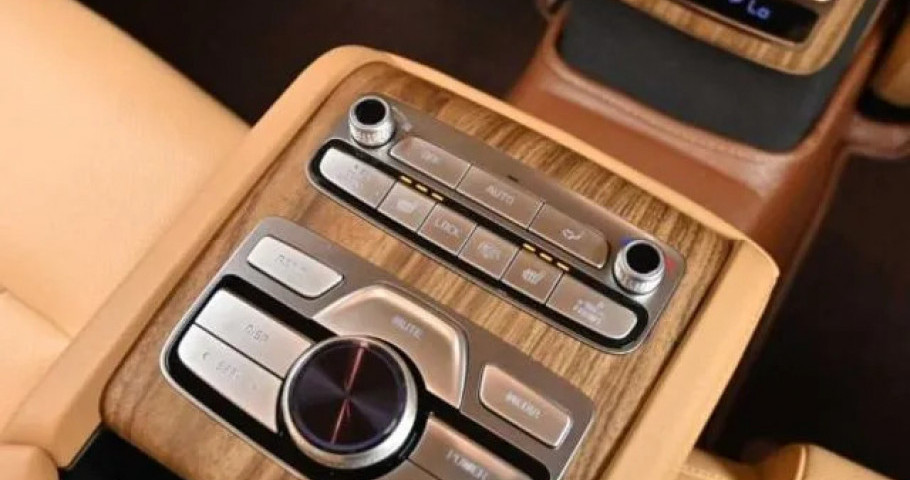 Kia K9 