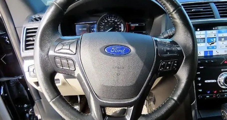 Ford Explorer 