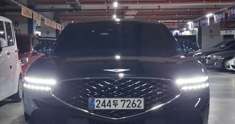 Genesis G90 
