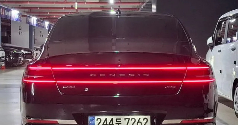 Genesis G90 