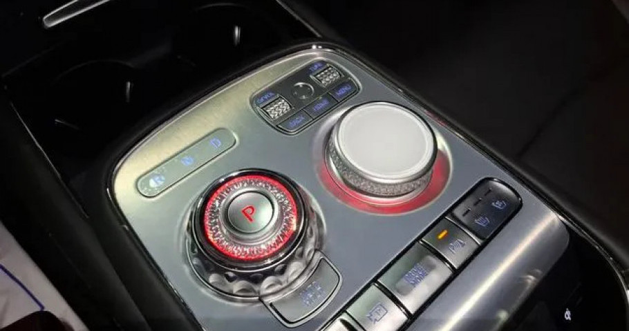 Genesis G90 