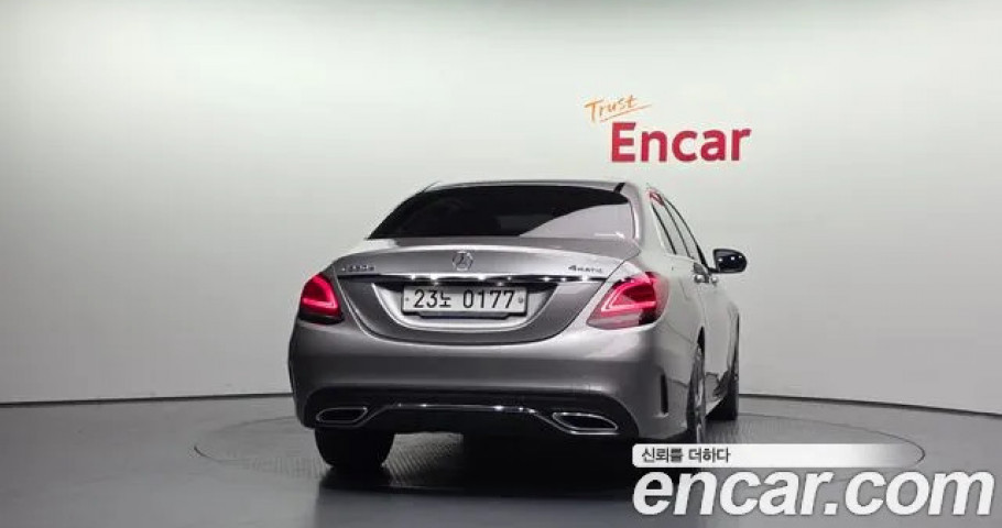 Mercedes-Benz C-Class 