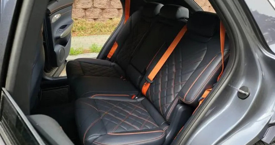 Genesis Gv70 