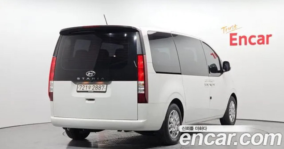 Hyundai Staria 