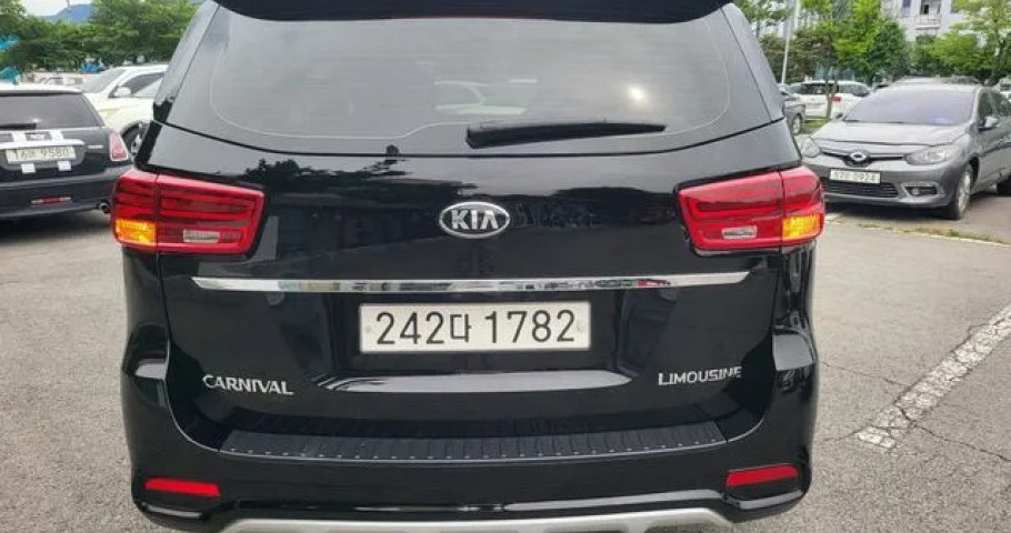 Kia Carnival 