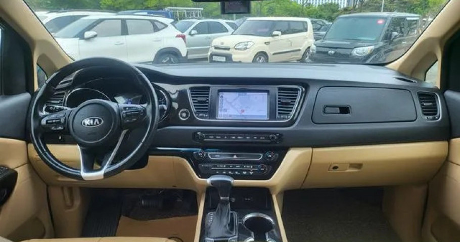 Kia Carnival 