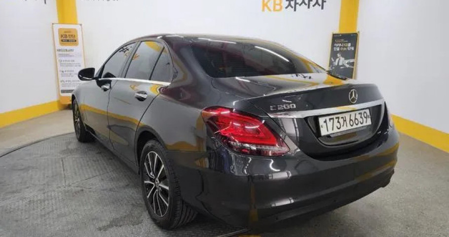 Mercedes-Benz C-Class 