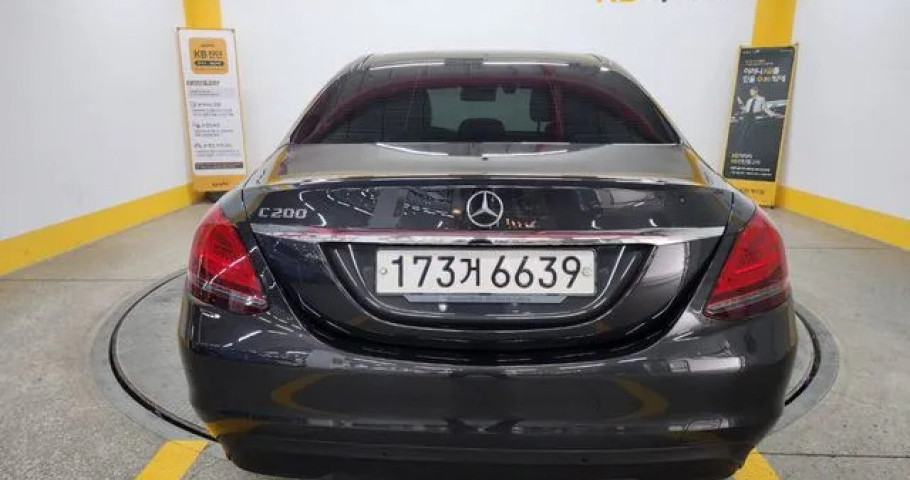 Mercedes-Benz C-Class 