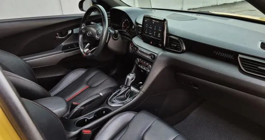 Hyundai Veloster 