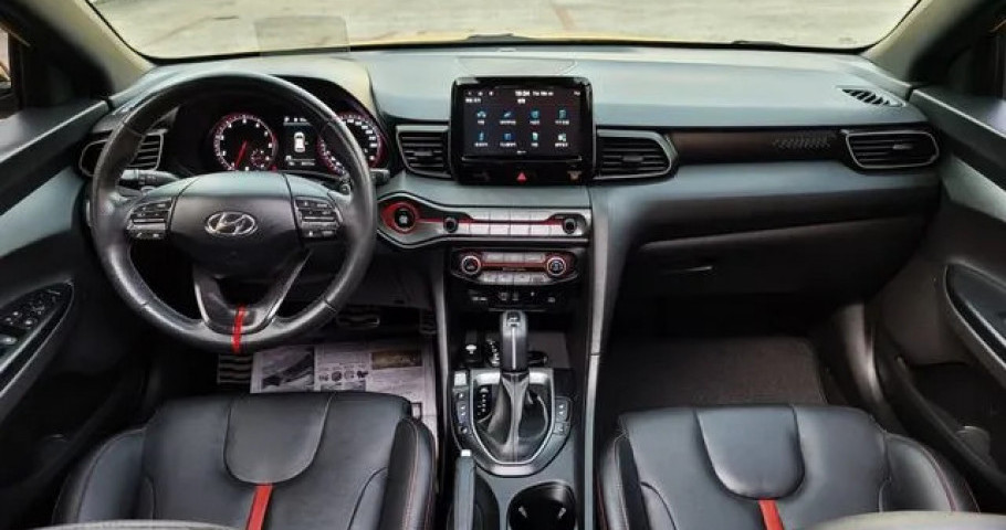 Hyundai Veloster 