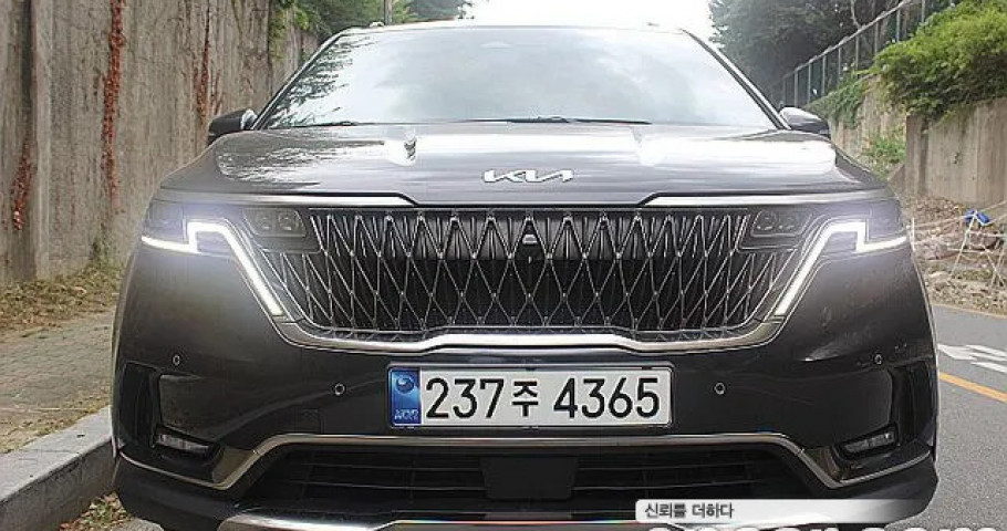 Kia Carnival 