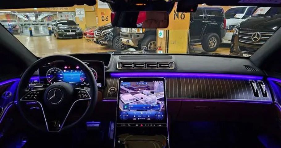 Mercedes-Benz S-Class 