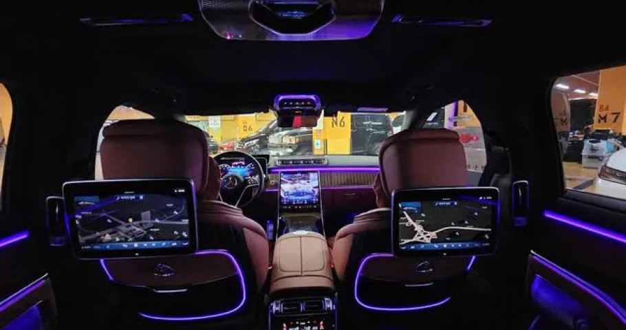 Mercedes-Benz S-Class 