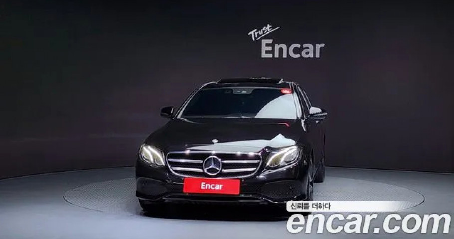 Mercedes-Benz E-Class 