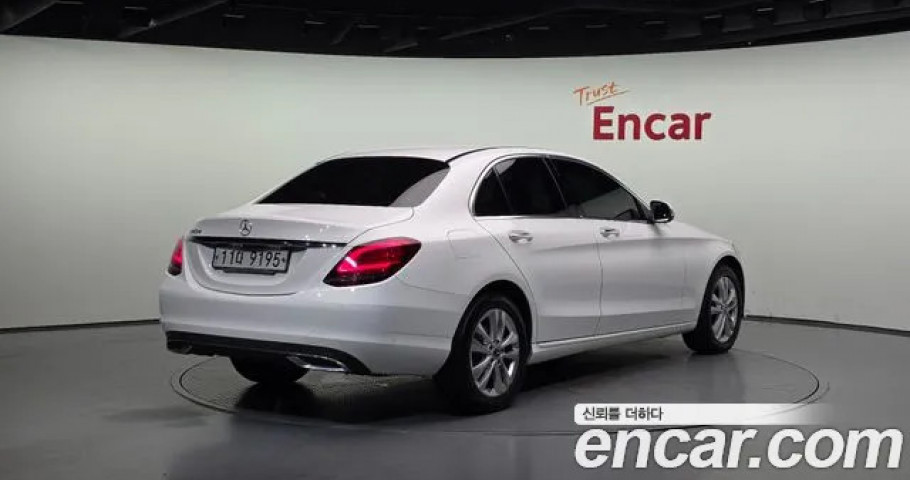 Mercedes-Benz C-Class 