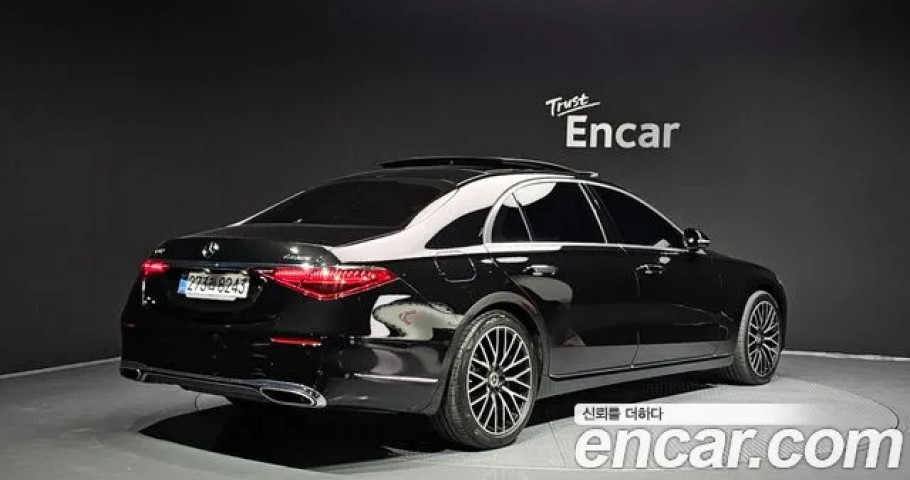Mercedes-Benz S-Class 
