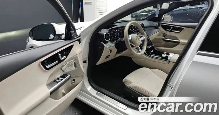 Mercedes-Benz C-Class 