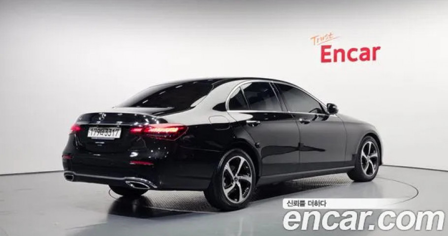 Mercedes-Benz E-Class 