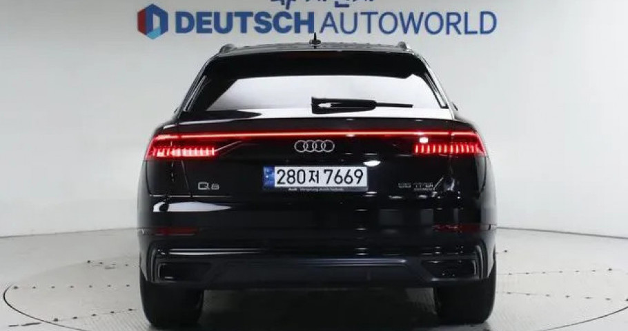 Audi Q8 