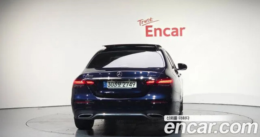 Mercedes-Benz E-Class 