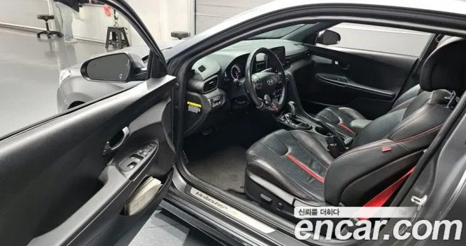 Hyundai Veloster 