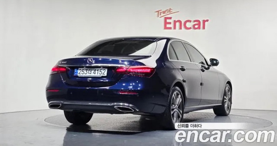 Mercedes-Benz E-Class 