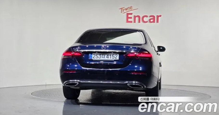 Mercedes-Benz E-Class 