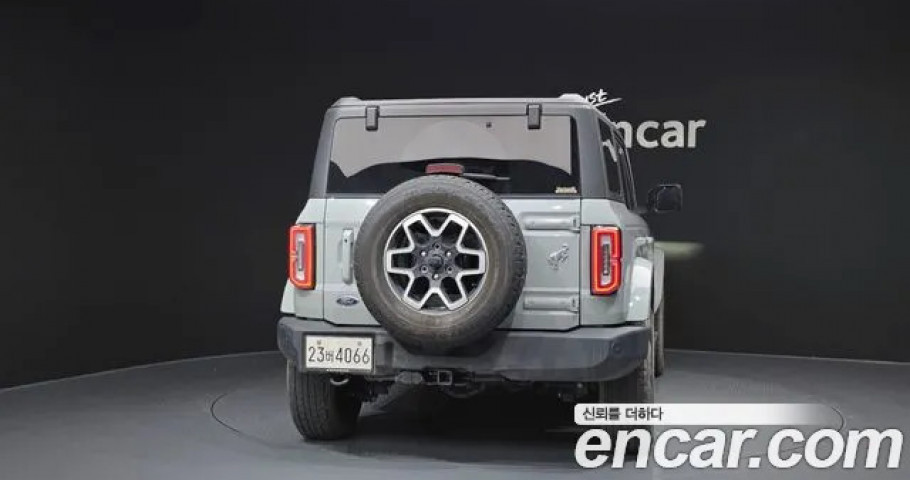 Ford Bronco 