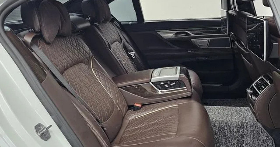 Bmw 7-Series 