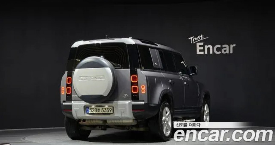 Land Rover Defender 