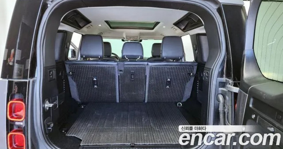 Land Rover Defender 