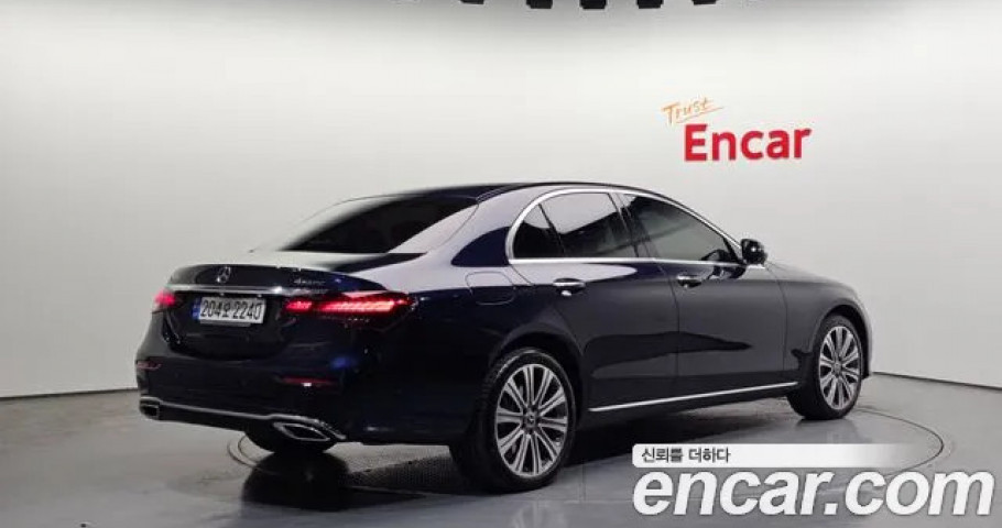 Mercedes-Benz E-Class 