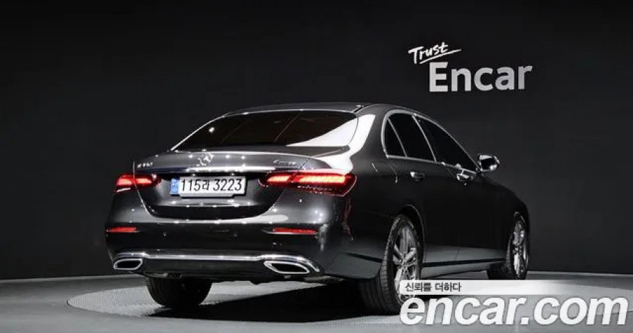 Mercedes-Benz E-Class 