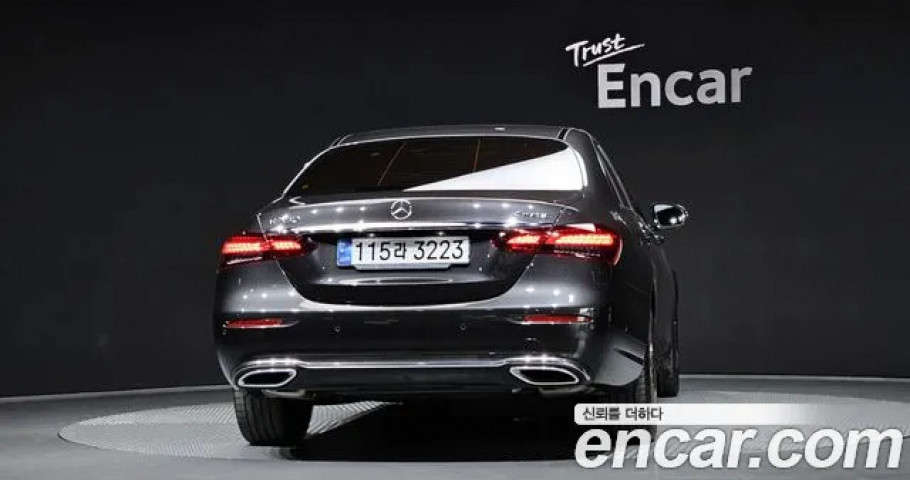 Mercedes-Benz E-Class 