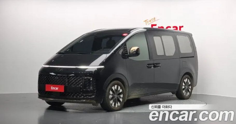 Hyundai Staria 