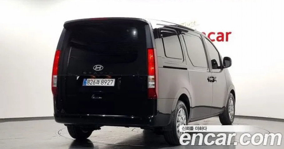Hyundai Staria 