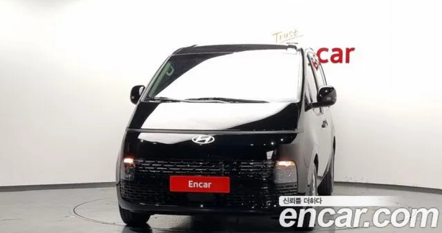 Hyundai Staria 