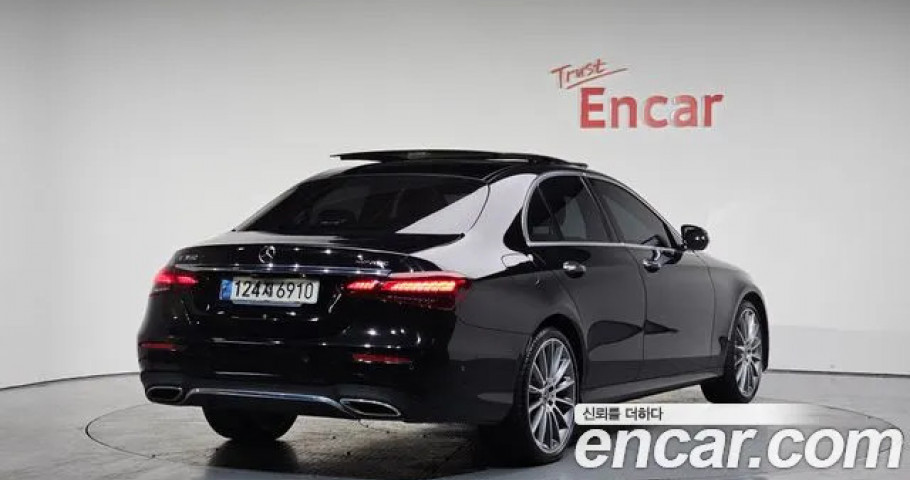 Mercedes-Benz E-Class 