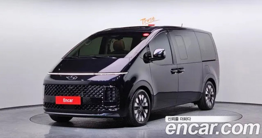 Hyundai Staria 