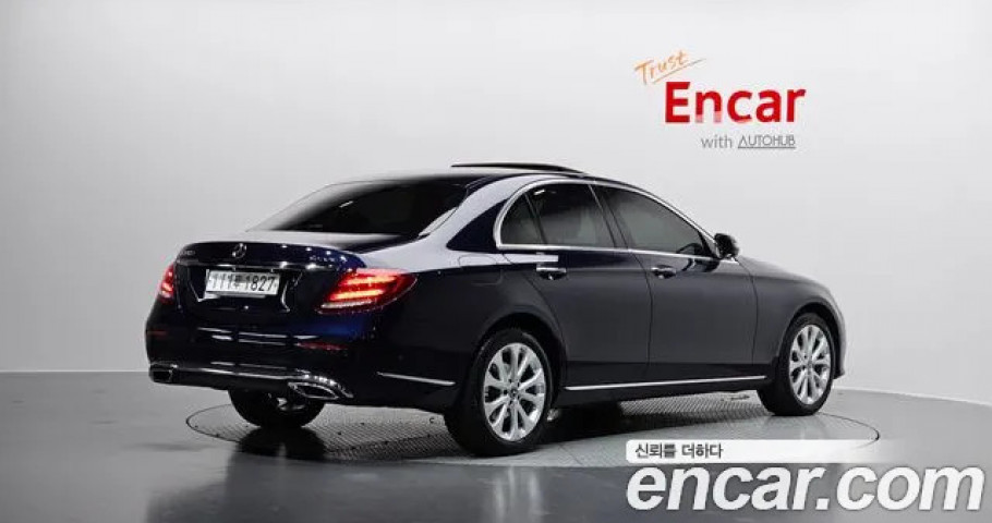 Mercedes-Benz E-Class 