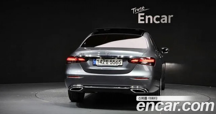 Mercedes-Benz E-Class 