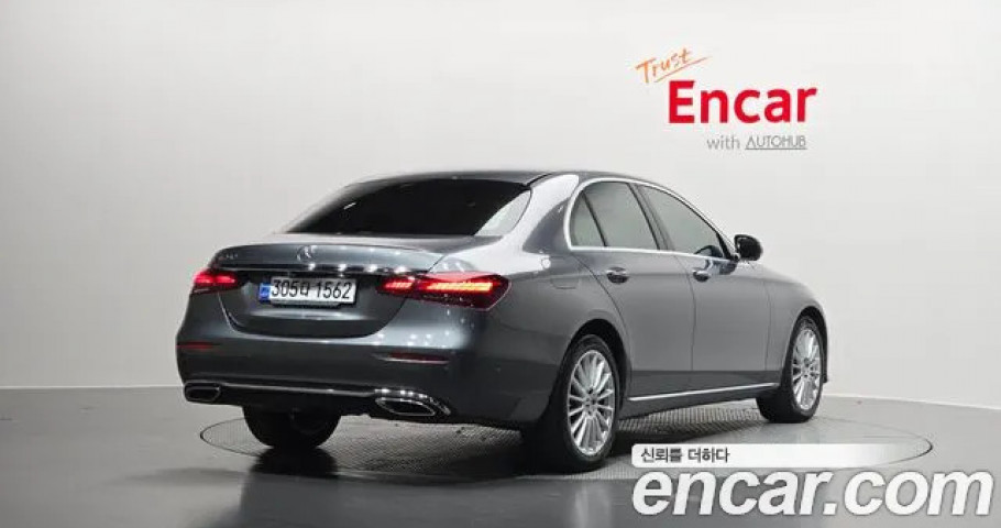Mercedes-Benz E-Class 