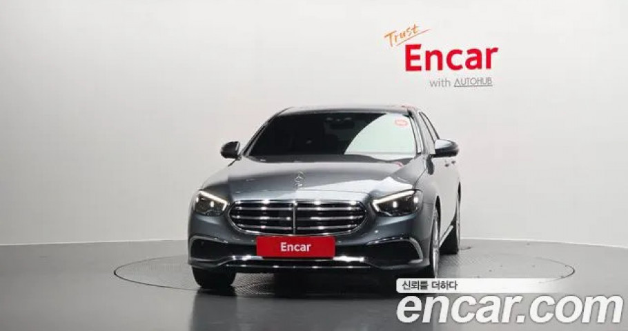Mercedes-Benz E-Class 