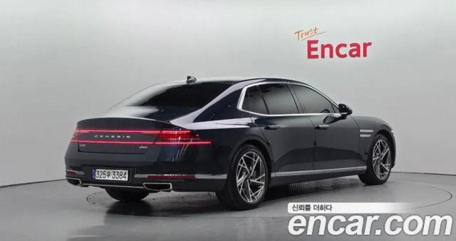 Genesis G90 